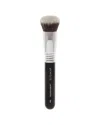 Sigma Beauty Women's F82 Round Kabuki Brush