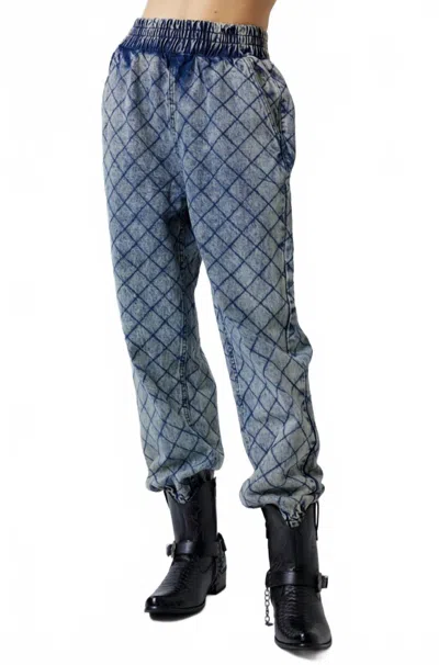 Signature8 Quilting Stitch Jogger Pants In Blue