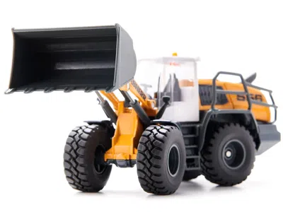 Siku Liebherr L556 Wheel Loader Yellow With White Cabin 1/50 Diecast Model By