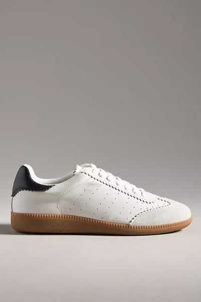 Silent D Simple Sneakers In White