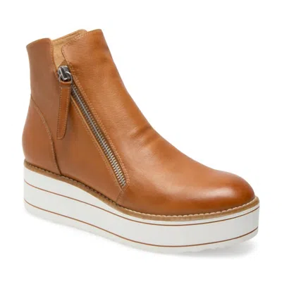 Silent D Women Nene Boot In Tan/white In Multi