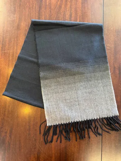 Silversilk Unisex Premium Cashmere Scarf In Grayscale In Black