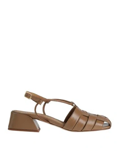 Silvia Rossini Woman Pumps Camel Size 7 Leather