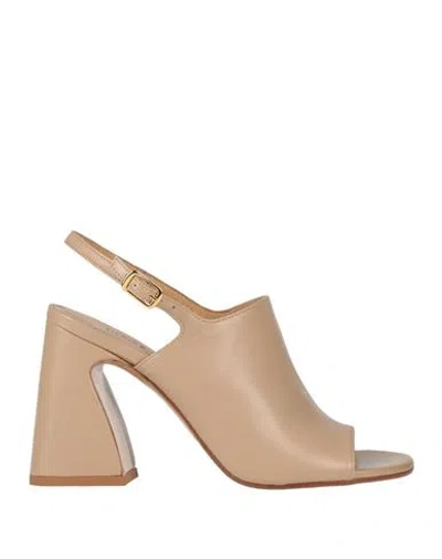 Silvia Rossini Woman Sandals Light Brown Size 8 Leather