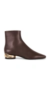 Simkhai Gia É�´å­� Â€“ Hickory Gold. Å°ºç � 40 (also Â€“ ). In Brown