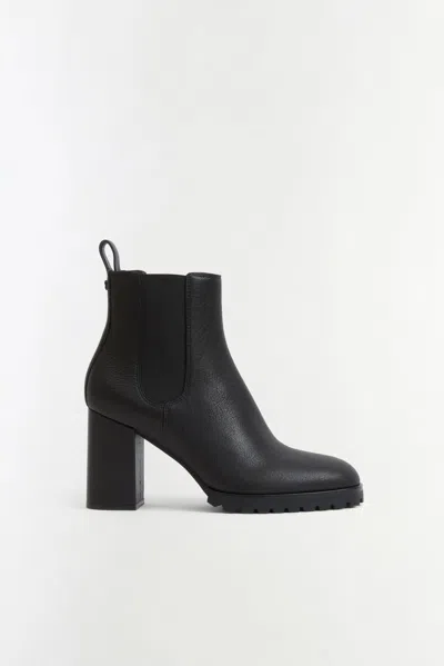 Simkhai Women's Kayla Leather Heeled Chelsea Boot In Black