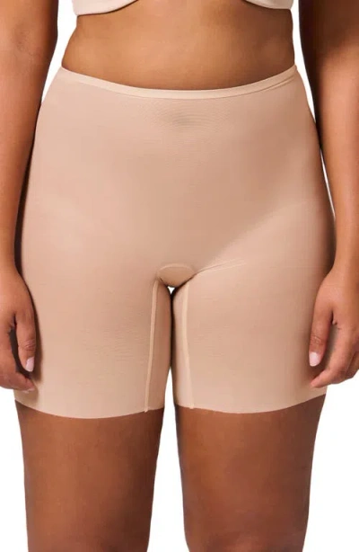 Simone Perele Essential Uplifting Mid Rise Shaper Shorts In Brown