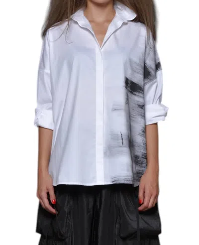 Simply Mila Stroke Boxy Shirt In White In Multi