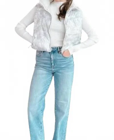 Simply Southern Camo Puffer Vest In Silver