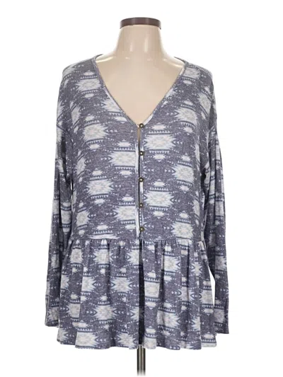 Pre-owned Simply Southern Long Sleeve Top Gray Aztec Or Tribal Print Pattern Plunge Neckline Tops