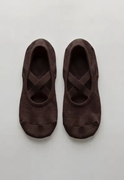Sisterly Tribe Pilates Grip Socks In Burgundy