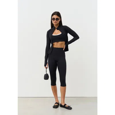 Sisterly Tribe Softsculpt Capri In Black