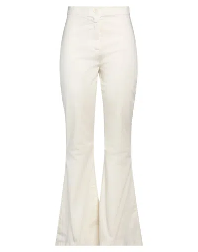 Siste's Pants In White