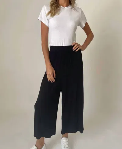 Six/fifty Ribbed Culottes High Waisted Pant In Black