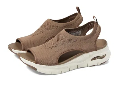 Skechers Arch Fit - City Catch In Brown
