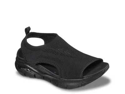 Skechers Cali Catch Arch Fit Wedge Sandal In Black
