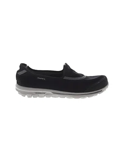 Pre-owned Skechers Flats In Black
