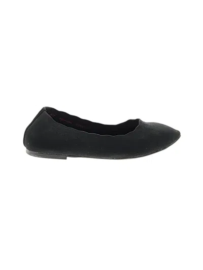 Pre-owned Skechers Flats In Black