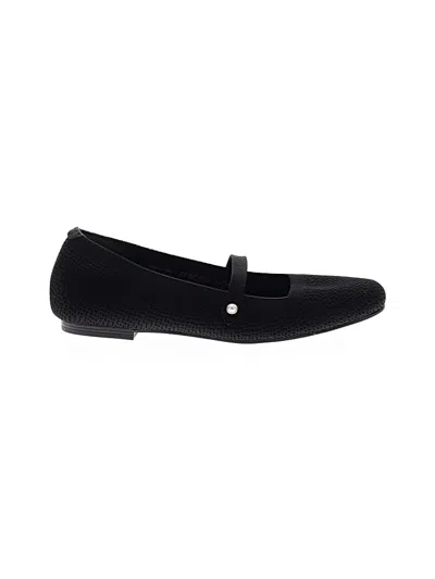 Pre-owned Skechers Flats In Black