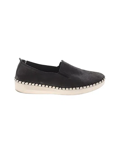 Pre-owned Skechers Flats In Black