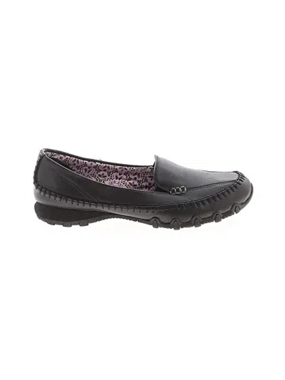 Pre-owned Skechers Flats In Black