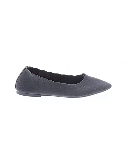 Pre-owned Skechers Flats In Black