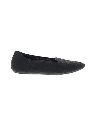 Pre-owned Skechers Flats In Black