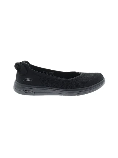 Pre-owned Skechers Flats In Black
