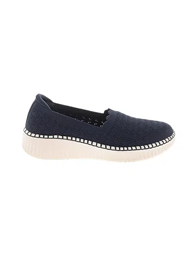 Pre-owned Skechers Flats In Blue