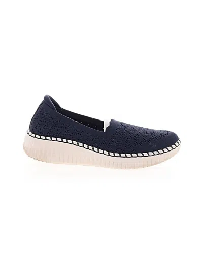 Pre-owned Skechers Flats In Blue