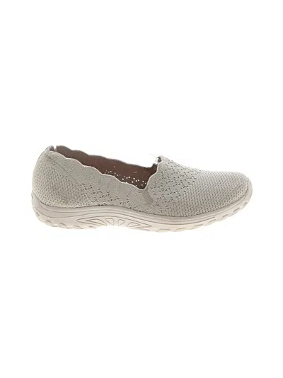 Pre-owned Skechers Flats In Gray