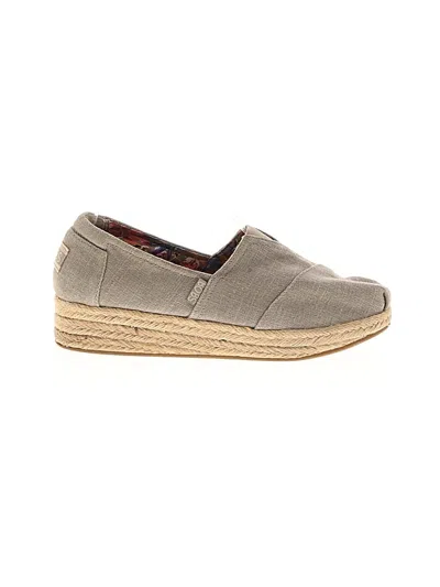 Pre-owned Skechers Flats In Gray