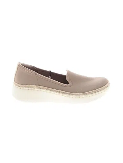 Pre-owned Skechers Flats In Gray