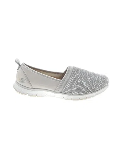 Pre-owned Skechers Flats In Gray