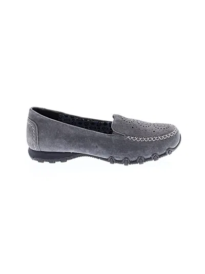 Pre-owned Skechers Flats In Gray