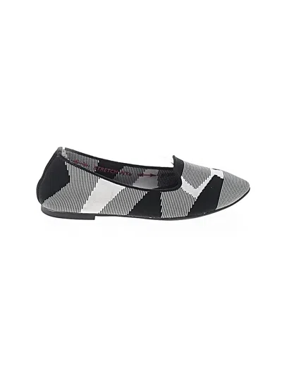 Pre-owned Skechers Flats In Gray