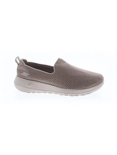Pre-owned Skechers Flats In Tan