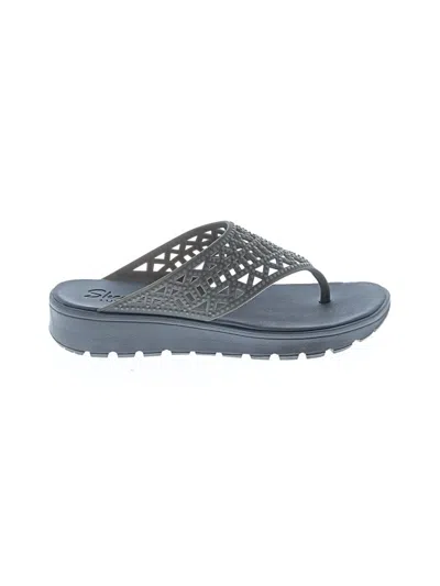 Pre-owned Skechers Flip Flops In Gray