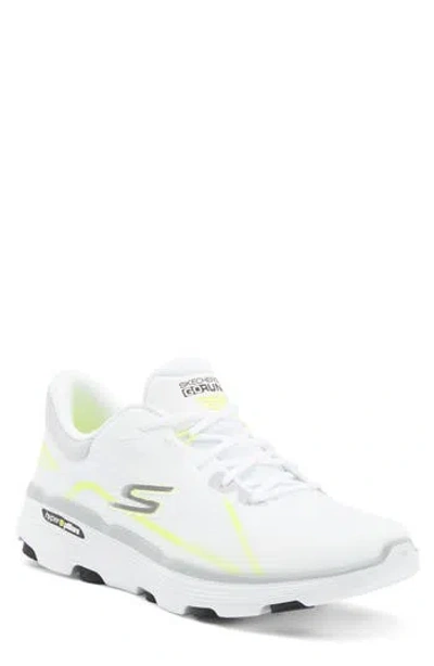 Skechers Go Run 7.0 Interval Sneaker In White/gray