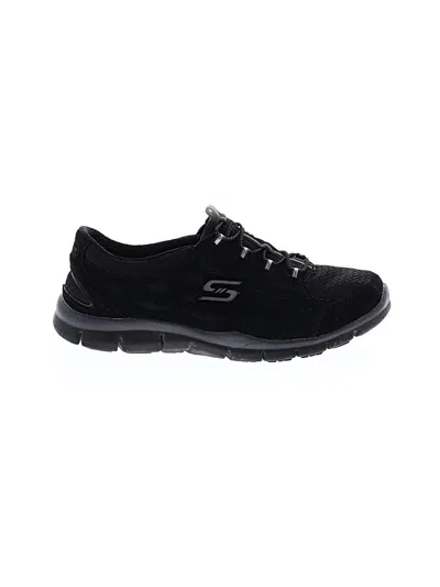 Pre-owned Skechers Sneakers In Black