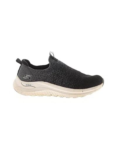Pre-owned Skechers Sneakers In Black