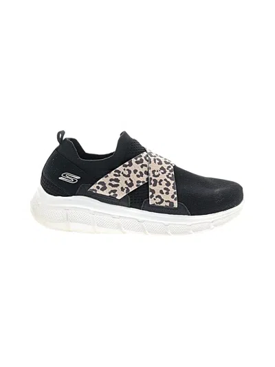 Pre-owned Skechers Sneakers In Black