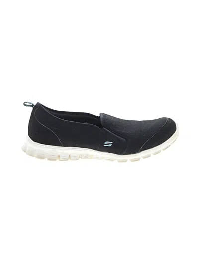 Pre-owned Skechers Sneakers In Black