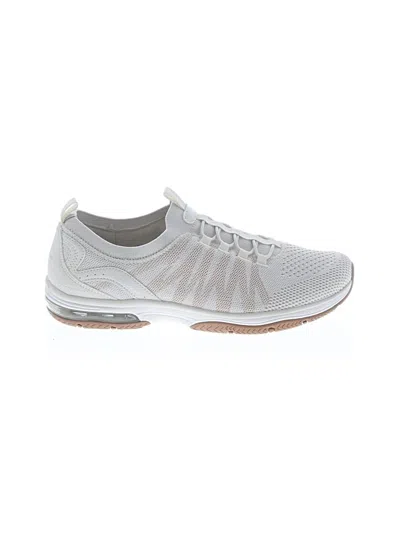 Pre-owned Skechers Sneakers In Brown