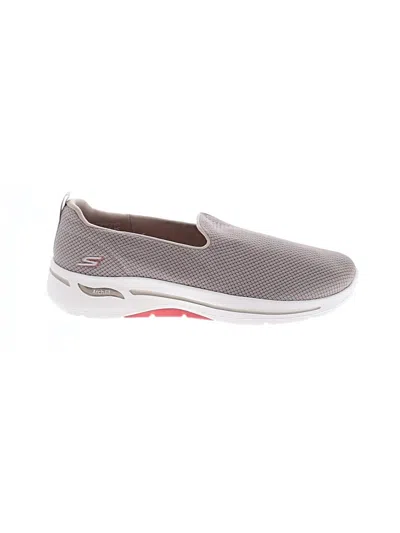 Pre-owned Skechers Sneakers In Gray