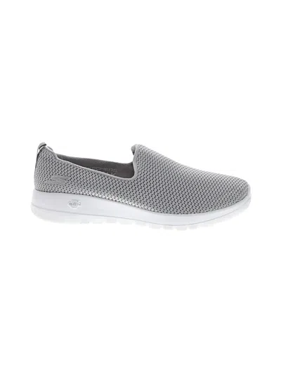 Pre-owned Skechers Sneakers In Gray