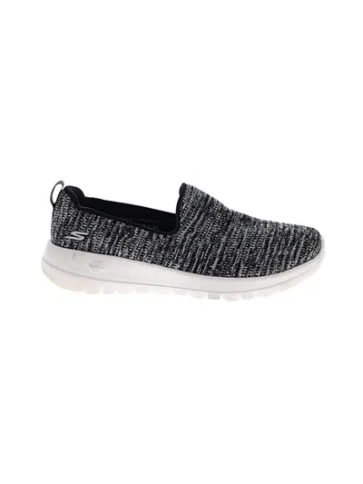 Pre-owned Skechers Sneakers In Gray