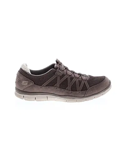 Pre-owned Skechers Sneakers In Gray