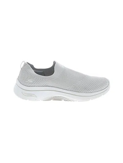 Pre-owned Skechers Sneakers In Gray