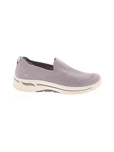 Pre-owned Skechers Sneakers In Gray